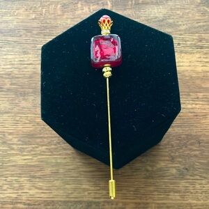 Elegant Red and Gold Brooch Pin